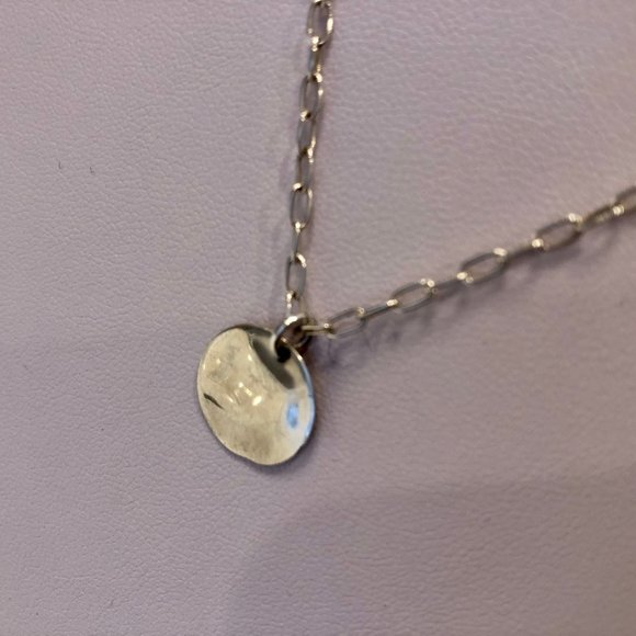 Sterling Silver 925 Necklace with a paperclip chain and a wavy disc as pendant. - Picture 4 of 9